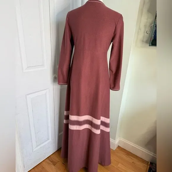 1970s Vassarette Burgundy Pink Chevron Pattern Bohemian Flower Power Maxi Dress - Picture 8 of 11